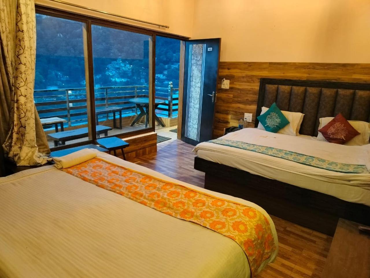 Hotel Surya Lake View Нейнитал Екстериор снимка